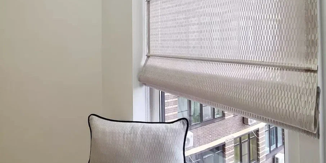 Римские шторы для новой квартиры Новая римская штора на пластиковом окне
